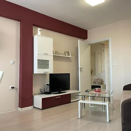 شقة апартамент в подножието на стария град *